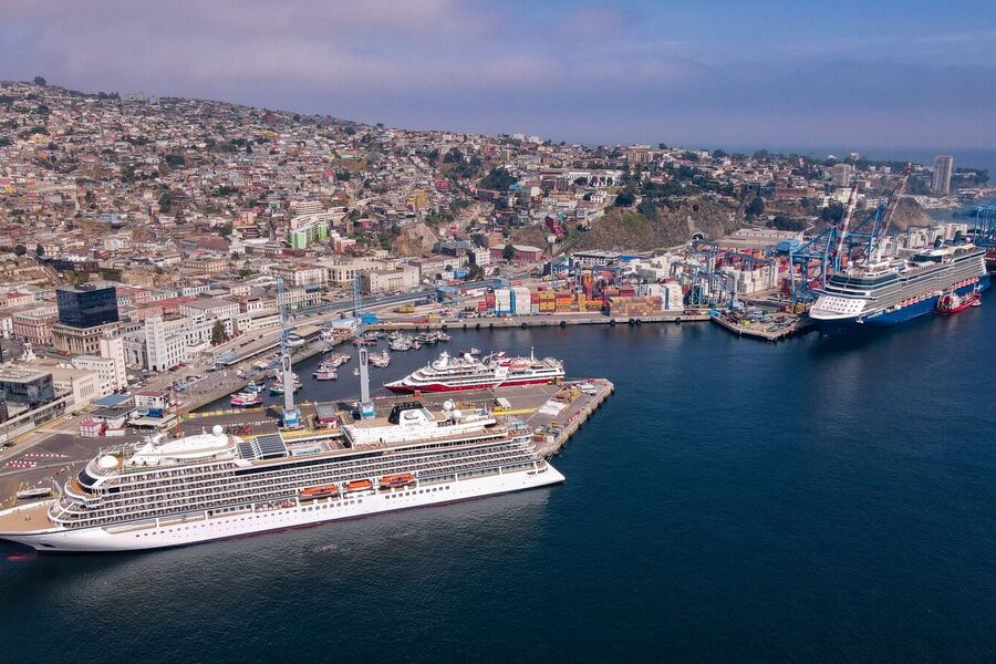 Cruise transfer with Valparaíso tour